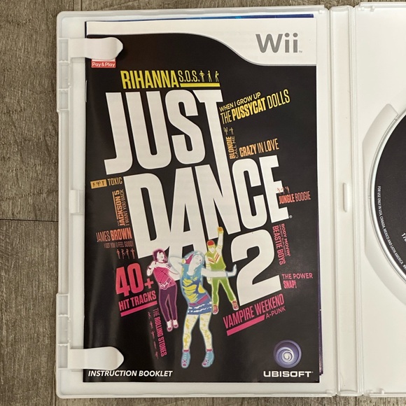 Just Dance 2 Game Nintendo Wii Rihanna S.O.S 2 40+ Tracks Fun 2010 Dancing Sing - Picture 4 of 7